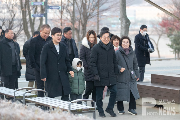 선한 영향력 펼친 사회적 의인 9명과 새해 함께한 김동연 “경기도가 따뜻한 사회 되도록 최선 다하겠다”