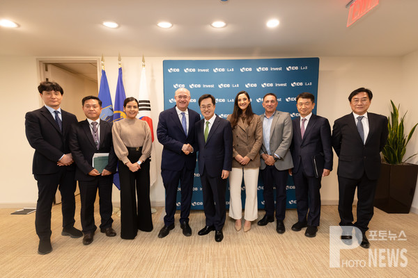 미국 방문중인 김동연 지사, 첫 일정으로일랑 고우드 파잉 미주개발은행 총재 만나 세일즈 외교 펼쳐